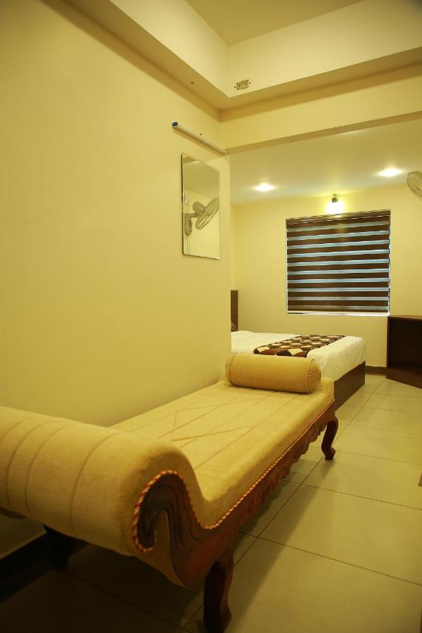 Kalathil Tourist Home Kunnamkulam Esterno foto
