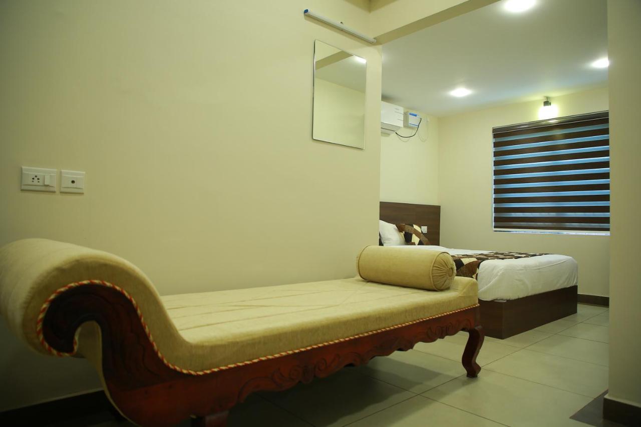 Kalathil Tourist Home Kunnamkulam Esterno foto
