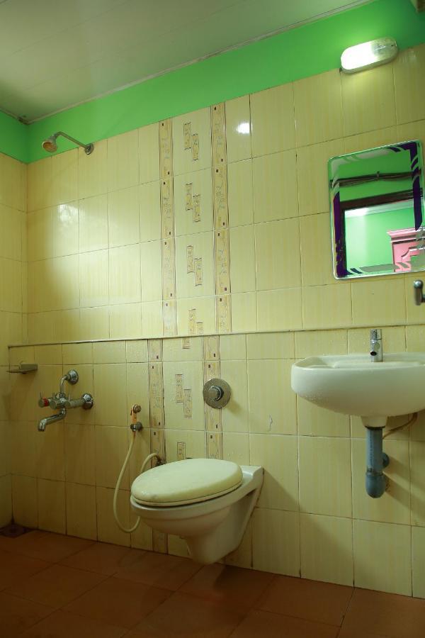 Kalathil Tourist Home Kunnamkulam Esterno foto