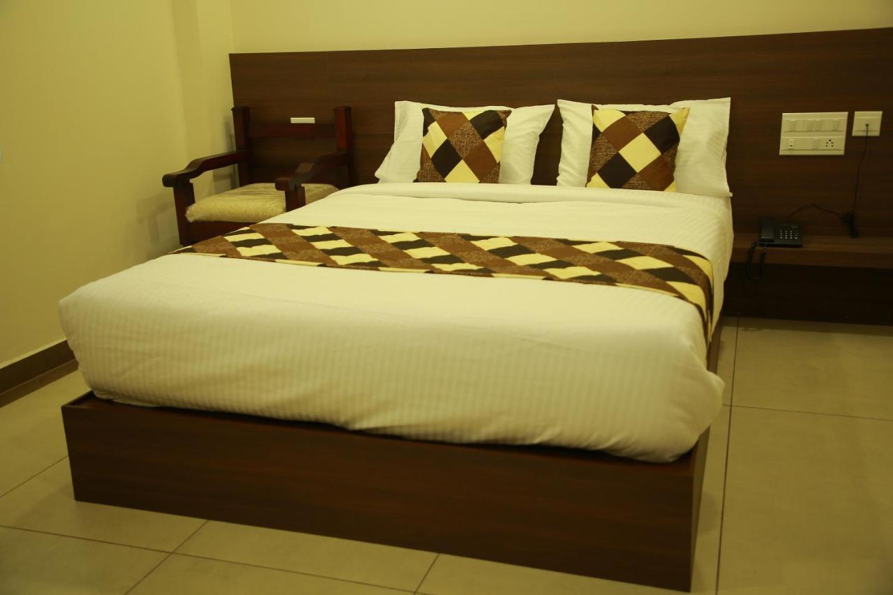 Kalathil Tourist Home Kunnamkulam Esterno foto