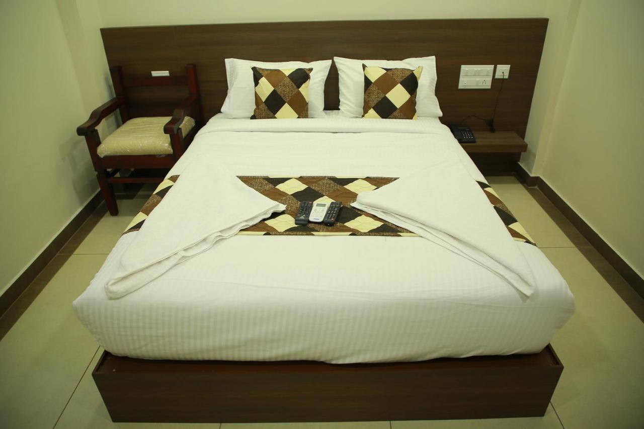 Kalathil Tourist Home Kunnamkulam Esterno foto